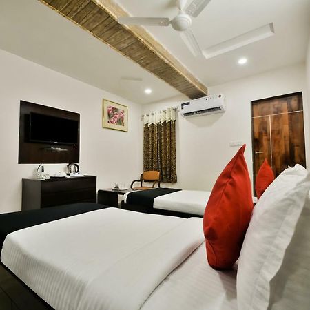 Capital O 39331 Hotel Retaj Bhīlwāra Kültér fotó