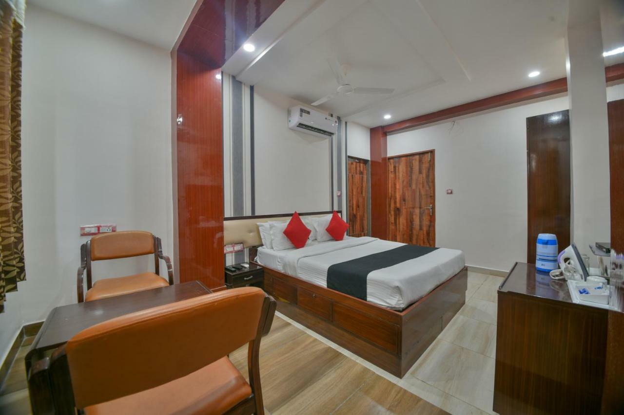 Capital O 39331 Hotel Retaj Bhīlwāra Szoba fotó