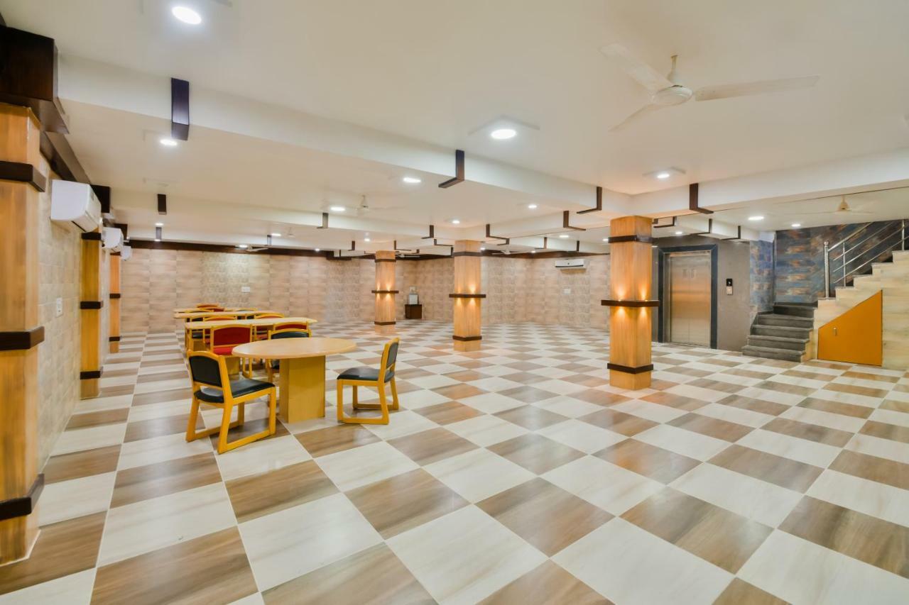 Capital O 39331 Hotel Retaj Bhīlwāra Kültér fotó